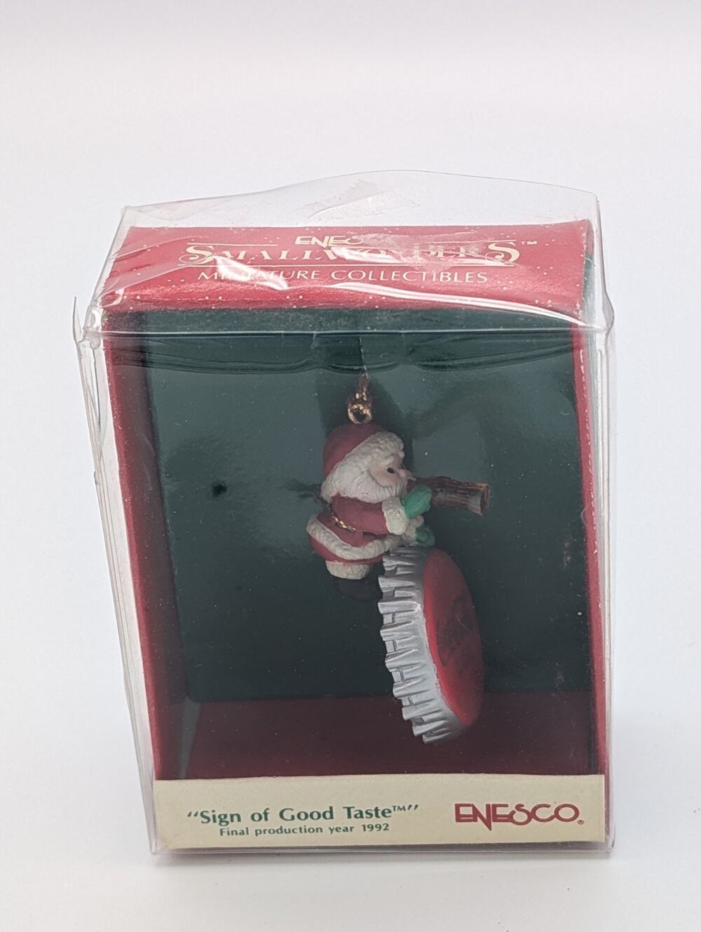 1992- Enesco Coca Cola Coke - "Sign of Good Taste" Santa Bottle Cap Ornament MIB